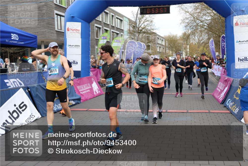 12.04.2026 - 45. Internationalen Wilhelmsburger Insellauf Strokosch-Dieckow http://msf.ph/oto/9453400 12.04.2026 13:06:57 Ziel 5210, 4234, 4705, 4745, 3869, 3866, 2536, 4510, 4078, 4641, 4821, 4408, 3862, 4248 meine-sportfotos.de