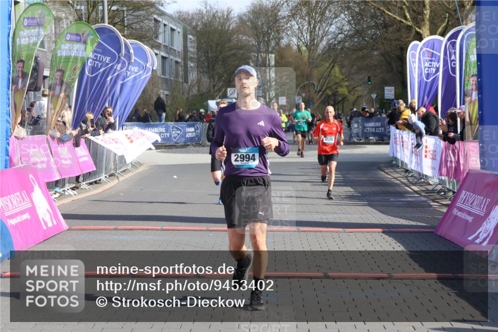 12.04.2026 - 45. Internationalen Wilhelmsburger Insellauf Strokosch-Dieckow http://msf.ph/oto/9453402 12.04.2026 10:27:35 Ziel 5301, 2994, 5685, 4528 meine-sportfotos.de