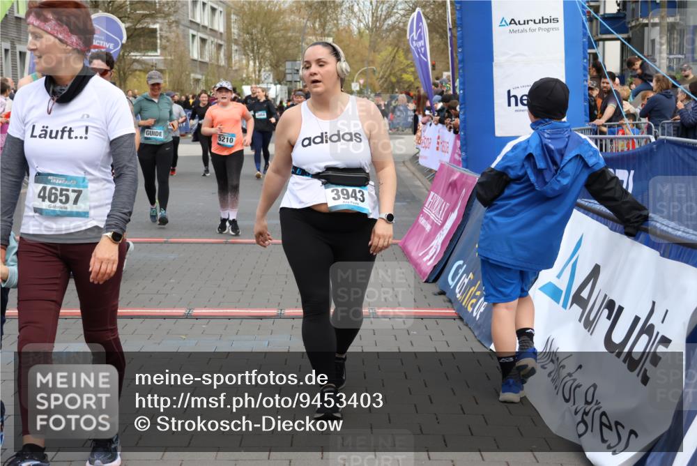 12.04.2026 - 45. Internationalen Wilhelmsburger Insellauf Strokosch-Dieckow http://msf.ph/oto/9453403 12.04.2026 13:06:53 Ziel 3270, 2008, 3611, 5210, 4234, 4705 meine-sportfotos.de
