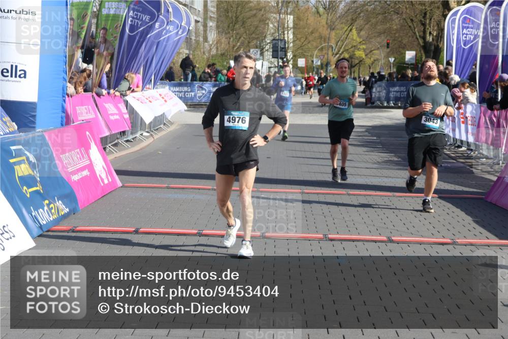 12.04.2026 - 45. Internationalen Wilhelmsburger Insellauf Strokosch-Dieckow http://msf.ph/oto/9453404 12.04.2026 10:39:54 Ziel 4976, 3043, 5405 meine-sportfotos.de