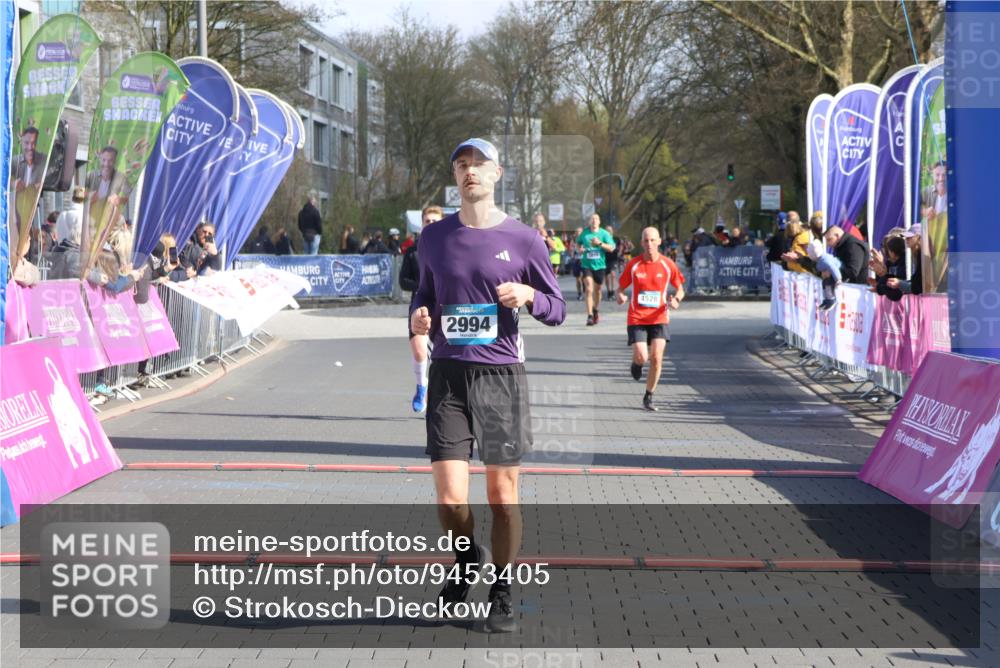 12.04.2026 - 45. Internationalen Wilhelmsburger Insellauf Strokosch-Dieckow http://msf.ph/oto/9453405 12.04.2026 10:27:35 Ziel 5301, 2994, 5685, 4528 meine-sportfotos.de
