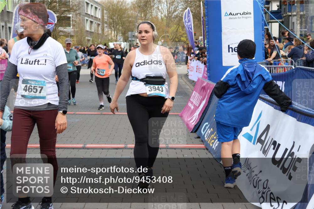 12.04.2026 - 45. Internationalen Wilhelmsburger Insellauf Strokosch-Dieckow http://msf.ph/oto/9453408 12.04.2026 13:06:52 Ziel 3943, 3804, 3270, 2008, 3611, 5210 meine-sportfotos.de