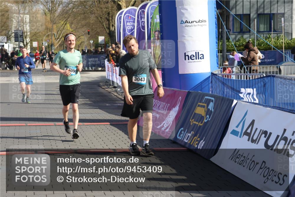 12.04.2026 - 45. Internationalen Wilhelmsburger Insellauf Strokosch-Dieckow http://msf.ph/oto/9453409 12.04.2026 10:39:55 Ziel 3043, 5405, 5331 meine-sportfotos.de