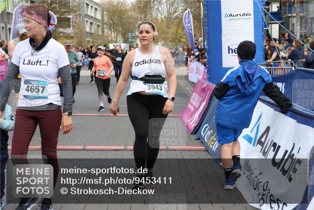 12.04.2026 - 45. Internationalen Wilhelmsburger Insellauf Strokosch-Dieckow http://msf.ph/oto/9453411 12.04.2026 13:06:52 Ziel 3943, 3804, 3270, 2008, 3611, 5210 meine-sportfotos.de