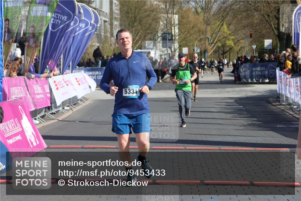 12.04.2026 - 45. Internationalen Wilhelmsburger Insellauf Strokosch-Dieckow http://msf.ph/oto/9453433 12.04.2026 10:40:00 Ziel 5331, 2521, 2953 meine-sportfotos.de