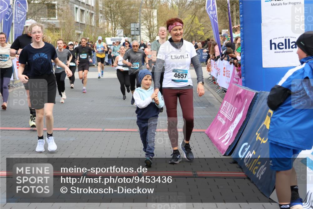 12.04.2026 - 45. Internationalen Wilhelmsburger Insellauf Strokosch-Dieckow http://msf.ph/oto/9453436 12.04.2026 13:06:44 Ziel 4657, 4006, 5218, 4133, 3264, 4091, 3278, 3877, 3943, 3804 meine-sportfotos.de