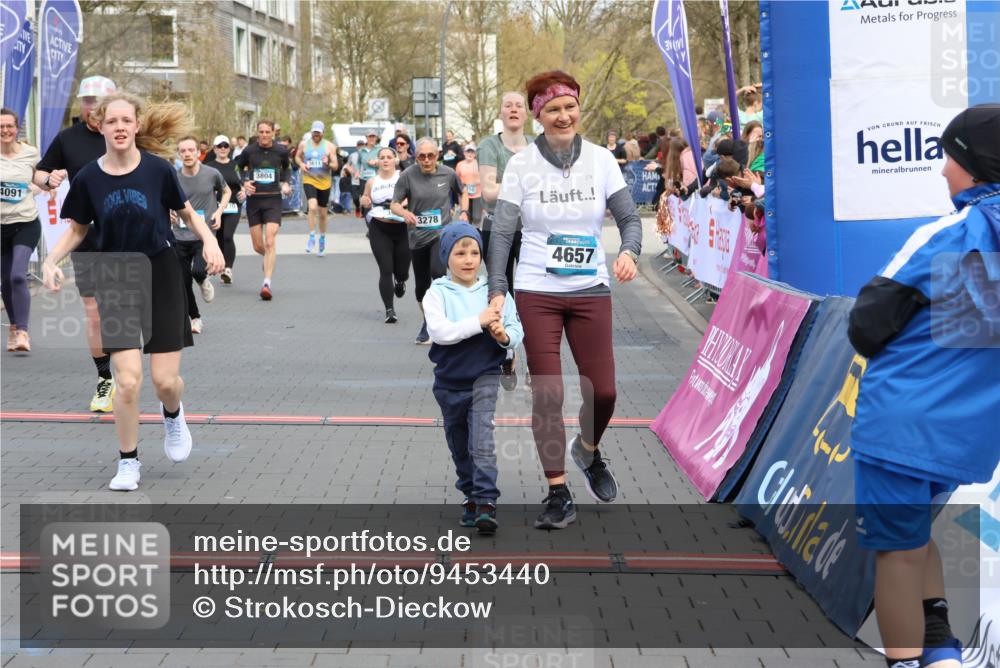 12.04.2026 - 45. Internationalen Wilhelmsburger Insellauf Strokosch-Dieckow http://msf.ph/oto/9453440 12.04.2026 13:06:44 Ziel 4657, 4006, 5218, 4133, 3264, 4091, 3278, 3877, 3943, 3804 meine-sportfotos.de