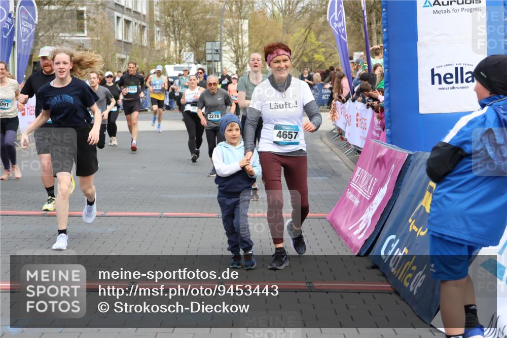 12.04.2026 - 45. Internationalen Wilhelmsburger Insellauf Strokosch-Dieckow http://msf.ph/oto/9453443 12.04.2026 13:06:44 Ziel 4657, 4006, 5218, 4133, 3264, 4091, 3278, 3877, 3943, 3804 meine-sportfotos.de