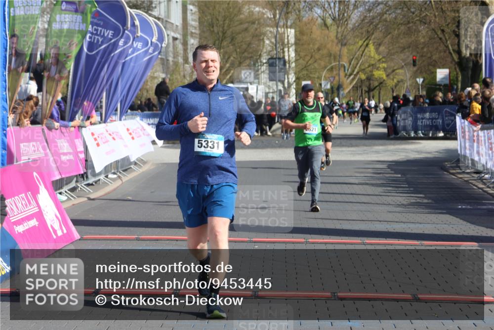 12.04.2026 - 45. Internationalen Wilhelmsburger Insellauf Strokosch-Dieckow http://msf.ph/oto/9453445 12.04.2026 10:40:00 Ziel 5331, 2521, 2953 meine-sportfotos.de