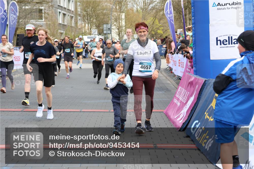 12.04.2026 - 45. Internationalen Wilhelmsburger Insellauf Strokosch-Dieckow http://msf.ph/oto/9453454 12.04.2026 13:06:43 Ziel 5859, 4657, 4006, 5218, 4133, 3264, 4091, 3278, 3877 meine-sportfotos.de