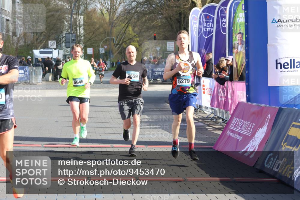 12.04.2026 - 45. Internationalen Wilhelmsburger Insellauf Strokosch-Dieckow http://msf.ph/oto/9453470 12.04.2026 10:27:46 Ziel 3815, 5440, 5279, 2659, 5645 meine-sportfotos.de
