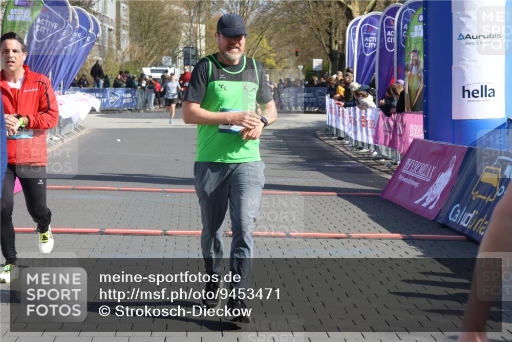 12.04.2026 - 45. Internationalen Wilhelmsburger Insellauf Strokosch-Dieckow http://msf.ph/oto/9453471 12.04.2026 10:40:04 Ziel 2521, 2953, 4522 meine-sportfotos.de