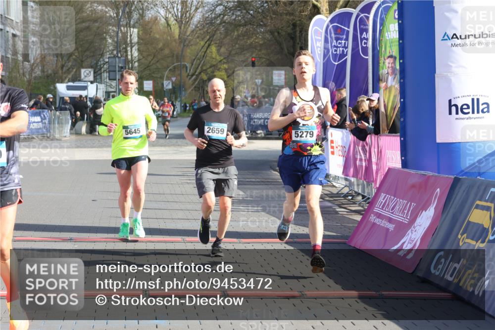 12.04.2026 - 45. Internationalen Wilhelmsburger Insellauf Strokosch-Dieckow http://msf.ph/oto/9453472 12.04.2026 10:27:46 Ziel 3815, 5440, 5279, 2659, 5645 meine-sportfotos.de