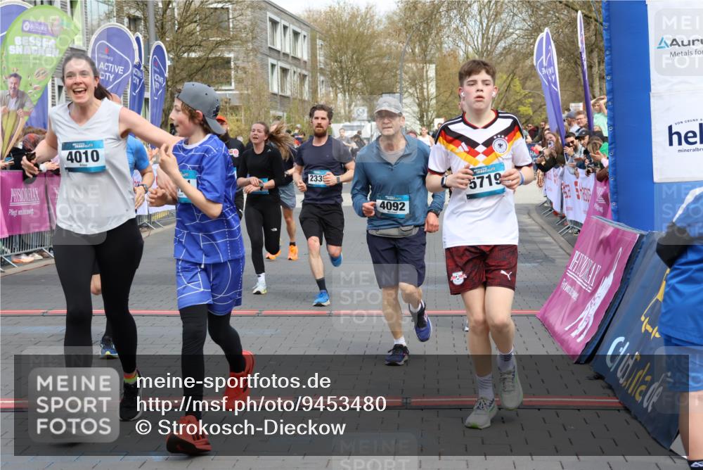 12.04.2026 - 45. Internationalen Wilhelmsburger Insellauf Strokosch-Dieckow http://msf.ph/oto/9453480 12.04.2026 13:06:36 Ziel 4507, 4638, 4010, 4011, 5719, 4092, 4819, 5588, 2335, 4897, 2584, 3591, 5859 meine-sportfotos.de