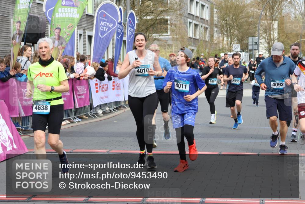 12.04.2026 - 45. Internationalen Wilhelmsburger Insellauf Strokosch-Dieckow http://msf.ph/oto/9453490 12.04.2026 13:06:35 Ziel 5677, 4507, 4638, 4010, 4011, 5719, 4092, 4819, 5588, 2335, 4897, 2584, 3591, 5859 meine-sportfotos.de