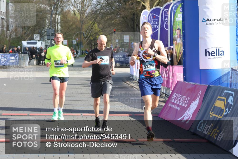 12.04.2026 - 45. Internationalen Wilhelmsburger Insellauf Strokosch-Dieckow http://msf.ph/oto/9453491 12.04.2026 10:27:47 Ziel 5440, 5279, 2659, 5645 meine-sportfotos.de
