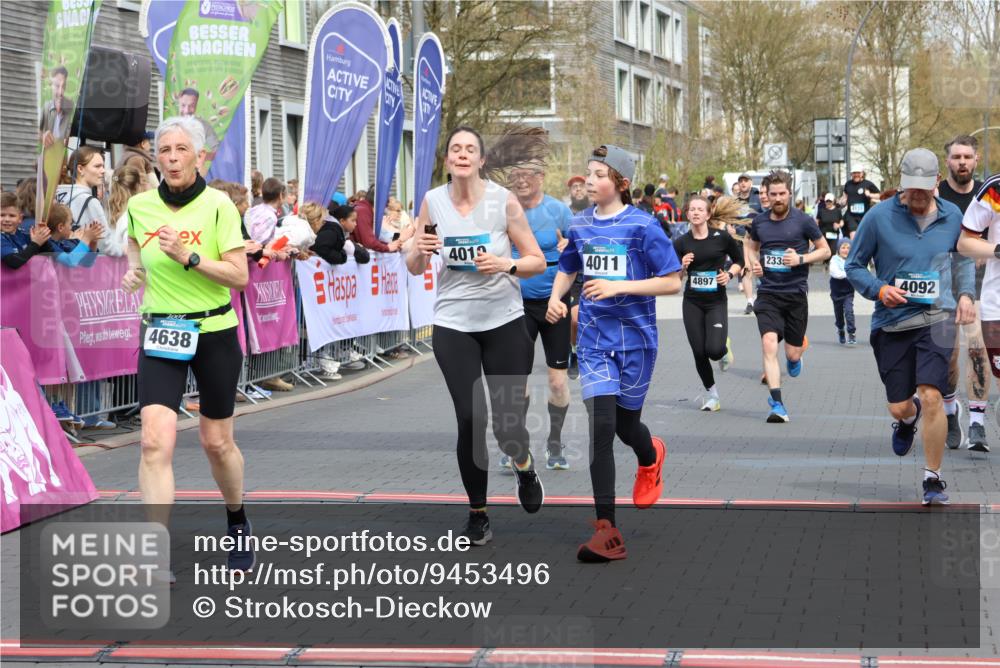 12.04.2026 - 45. Internationalen Wilhelmsburger Insellauf Strokosch-Dieckow http://msf.ph/oto/9453496 12.04.2026 13:06:35 Ziel 5677, 4507, 4638, 4010, 4011, 5719, 4092, 4819, 5588, 2335, 4897, 2584, 3591, 5859 meine-sportfotos.de