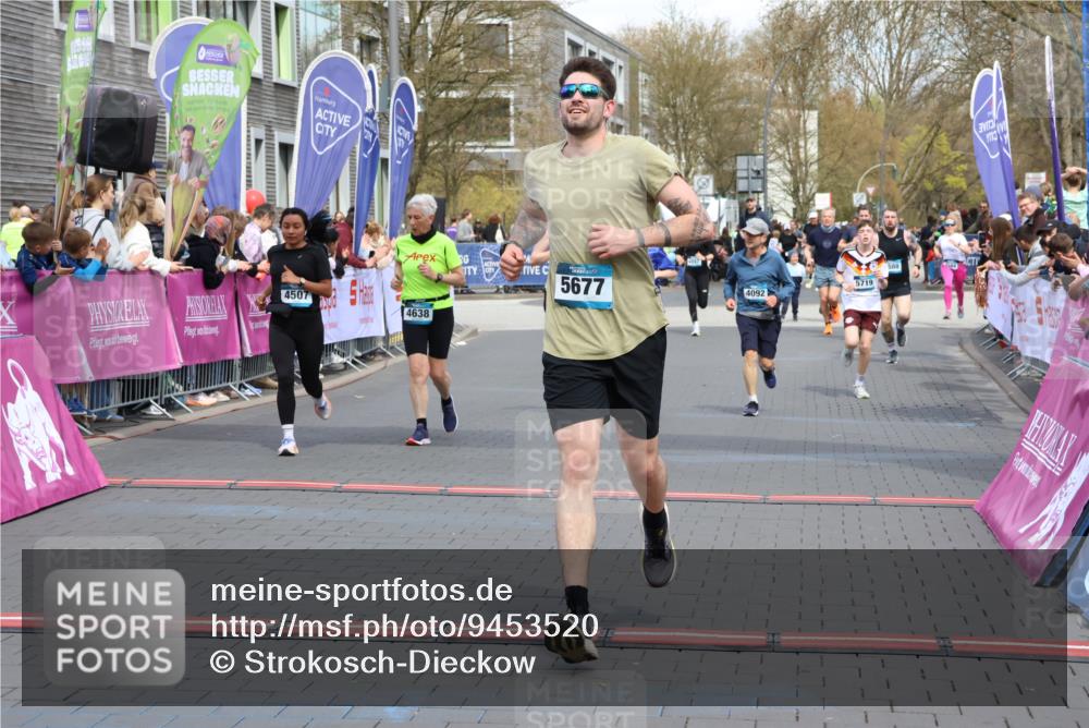 12.04.2026 - 45. Internationalen Wilhelmsburger Insellauf Strokosch-Dieckow http://msf.ph/oto/9453520 12.04.2026 13:06:32 Ziel 4236, 5677, 4507, 4638, 4010, 4011, 5719, 4092 meine-sportfotos.de