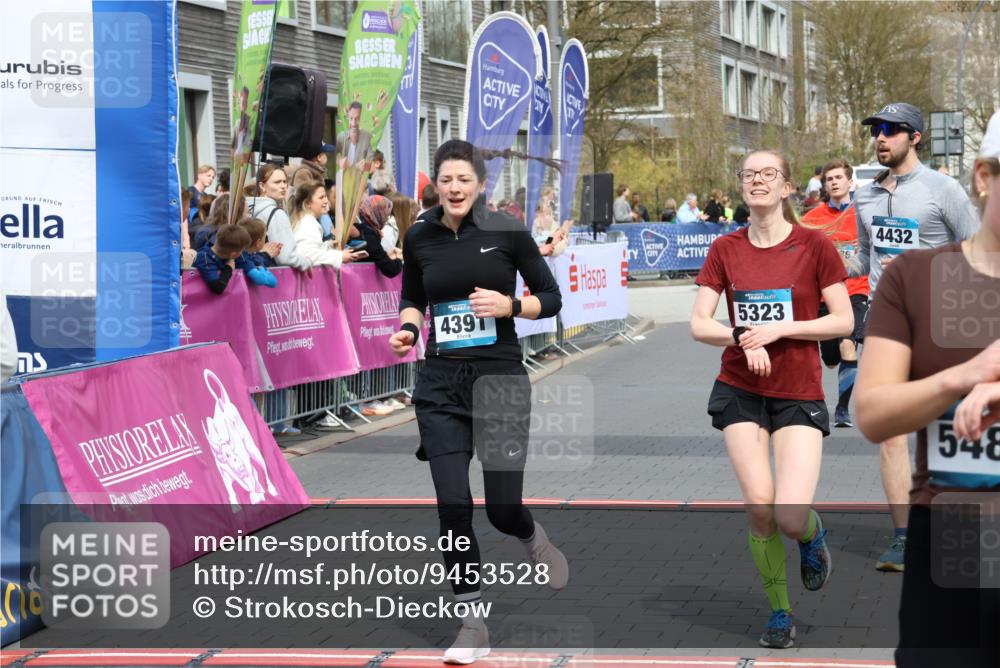 12.04.2026 - 45. Internationalen Wilhelmsburger Insellauf Strokosch-Dieckow http://msf.ph/oto/9453528 12.04.2026 13:06:27 Ziel 3032, 4391, 5323, 4432, 4236, 5677 meine-sportfotos.de