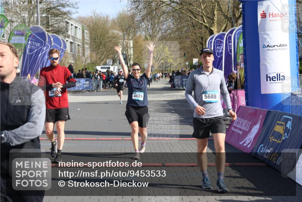 12.04.2026 - 45. Internationalen Wilhelmsburger Insellauf Strokosch-Dieckow http://msf.ph/oto/9453533 12.04.2026 10:40:14 Ziel 3442, 5688, 3834, 4629 meine-sportfotos.de