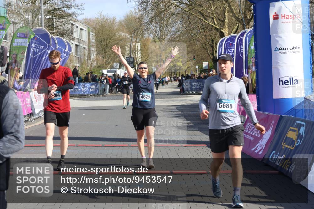 12.04.2026 - 45. Internationalen Wilhelmsburger Insellauf Strokosch-Dieckow http://msf.ph/oto/9453547 12.04.2026 10:40:15 Ziel 3442, 5688, 3834, 4629 meine-sportfotos.de