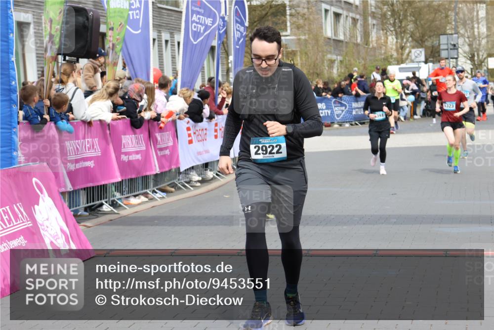 12.04.2026 - 45. Internationalen Wilhelmsburger Insellauf Strokosch-Dieckow http://msf.ph/oto/9453551 12.04.2026 13:06:22 Ziel 2922, 3032, 4391 meine-sportfotos.de