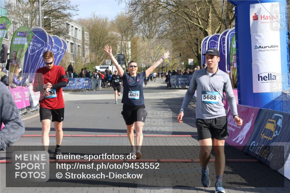 12.04.2026 - 45. Internationalen Wilhelmsburger Insellauf Strokosch-Dieckow http://msf.ph/oto/9453552 12.04.2026 10:40:15 Ziel 3442, 5688, 3834, 4629 meine-sportfotos.de