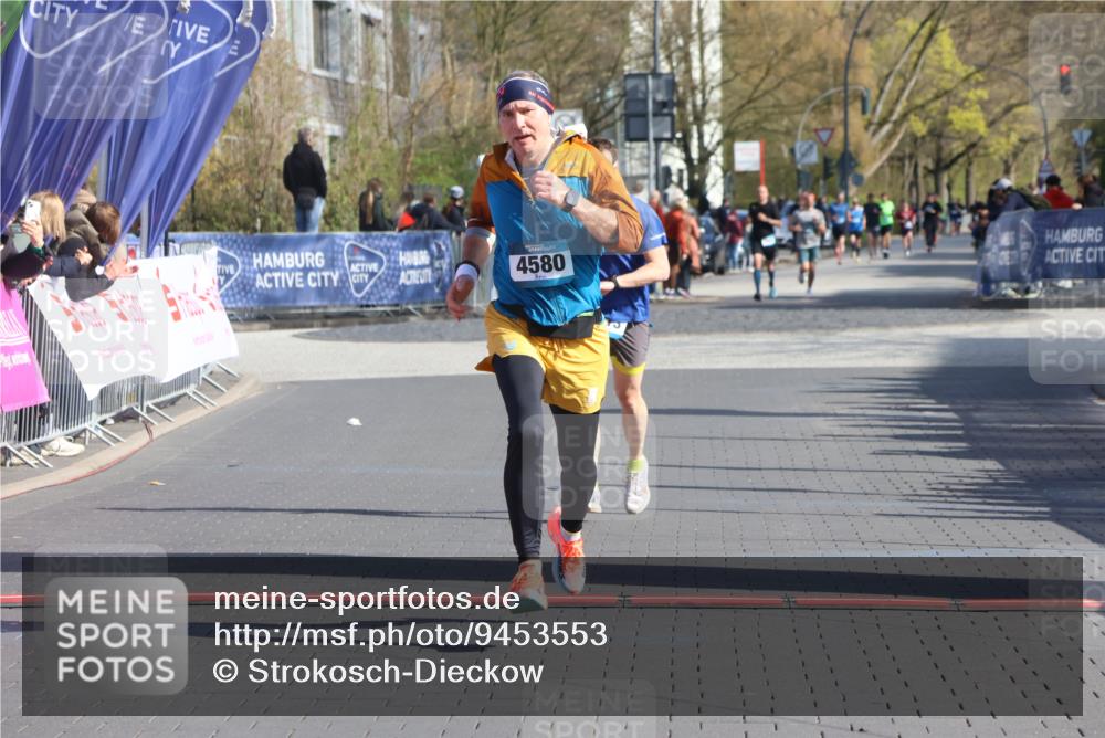 12.04.2026 - 45. Internationalen Wilhelmsburger Insellauf Strokosch-Dieckow http://msf.ph/oto/9453553 12.04.2026 10:28:08 Ziel 4580, 2213 meine-sportfotos.de