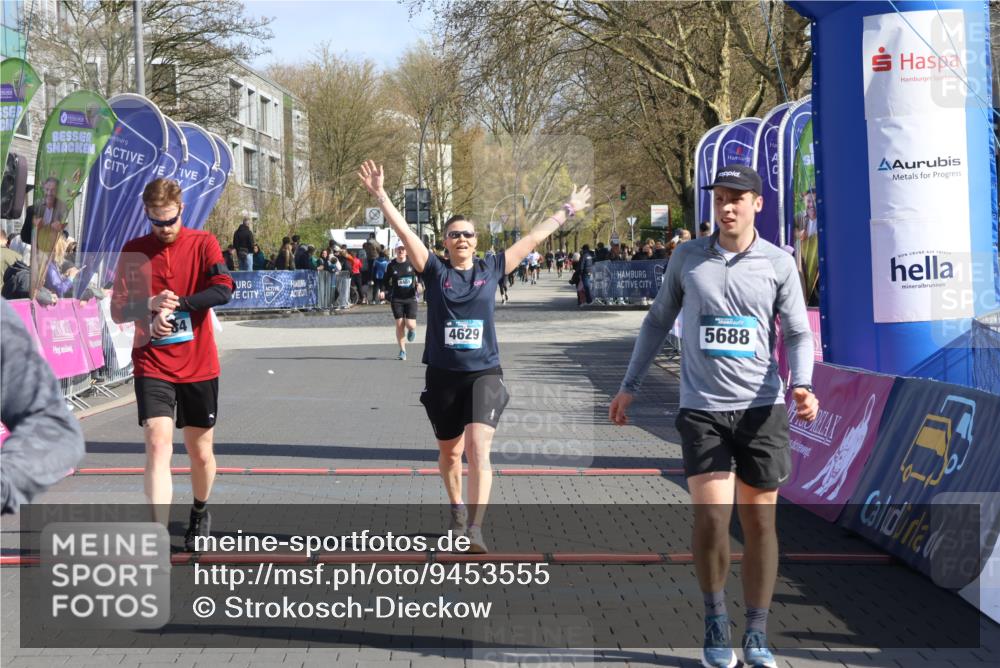 12.04.2026 - 45. Internationalen Wilhelmsburger Insellauf Strokosch-Dieckow http://msf.ph/oto/9453555 12.04.2026 10:40:15 Ziel 3442, 5688, 3834, 4629 meine-sportfotos.de