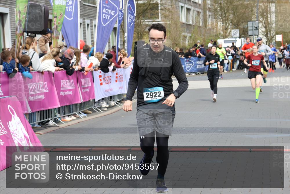 12.04.2026 - 45. Internationalen Wilhelmsburger Insellauf Strokosch-Dieckow http://msf.ph/oto/9453557 12.04.2026 13:06:22 Ziel 2922, 3032, 4391 meine-sportfotos.de