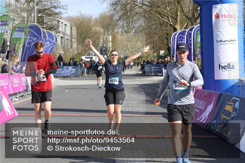 12.04.2026 - 45. Internationalen Wilhelmsburger Insellauf Strokosch-Dieckow http://msf.ph/oto/9453564 12.04.2026 10:40:15 Ziel 3442, 5688, 3834, 4629 meine-sportfotos.de
