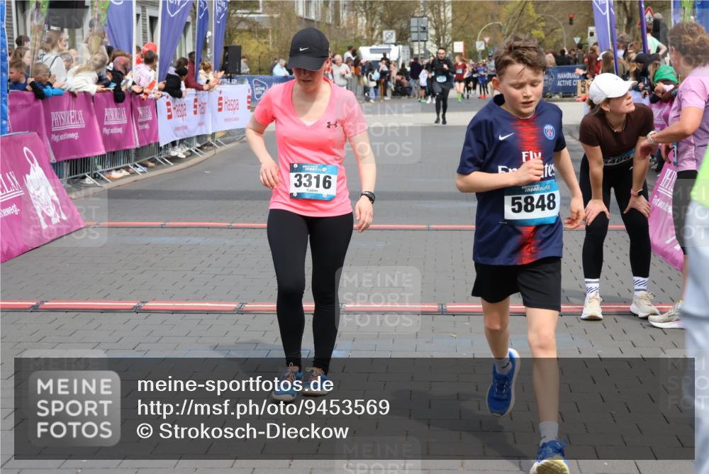 12.04.2026 - 45. Internationalen Wilhelmsburger Insellauf Strokosch-Dieckow http://msf.ph/oto/9453569 12.04.2026 13:06:14 Ziel 4219, 5848 meine-sportfotos.de