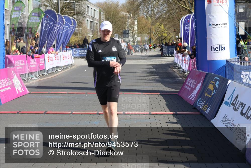 12.04.2026 - 45. Internationalen Wilhelmsburger Insellauf Strokosch-Dieckow http://msf.ph/oto/9453573 12.04.2026 10:40:23 Ziel 4401, 2100 meine-sportfotos.de