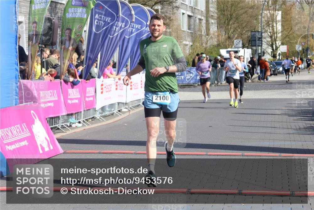 12.04.2026 - 45. Internationalen Wilhelmsburger Insellauf Strokosch-Dieckow http://msf.ph/oto/9453576 12.04.2026 10:40:25 Ziel 4401, 2100 meine-sportfotos.de