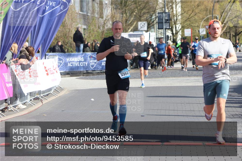 12.04.2026 - 45. Internationalen Wilhelmsburger Insellauf Strokosch-Dieckow http://msf.ph/oto/9453585 12.04.2026 10:28:24 Ziel 4651, 3562 meine-sportfotos.de