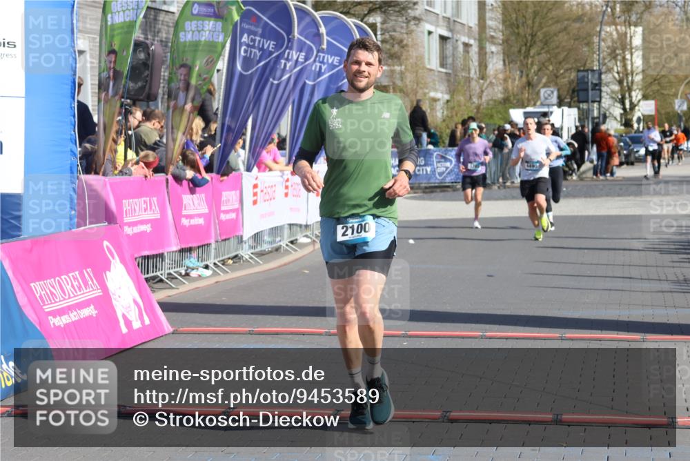 12.04.2026 - 45. Internationalen Wilhelmsburger Insellauf Strokosch-Dieckow http://msf.ph/oto/9453589 12.04.2026 10:40:26 Ziel 2100 meine-sportfotos.de