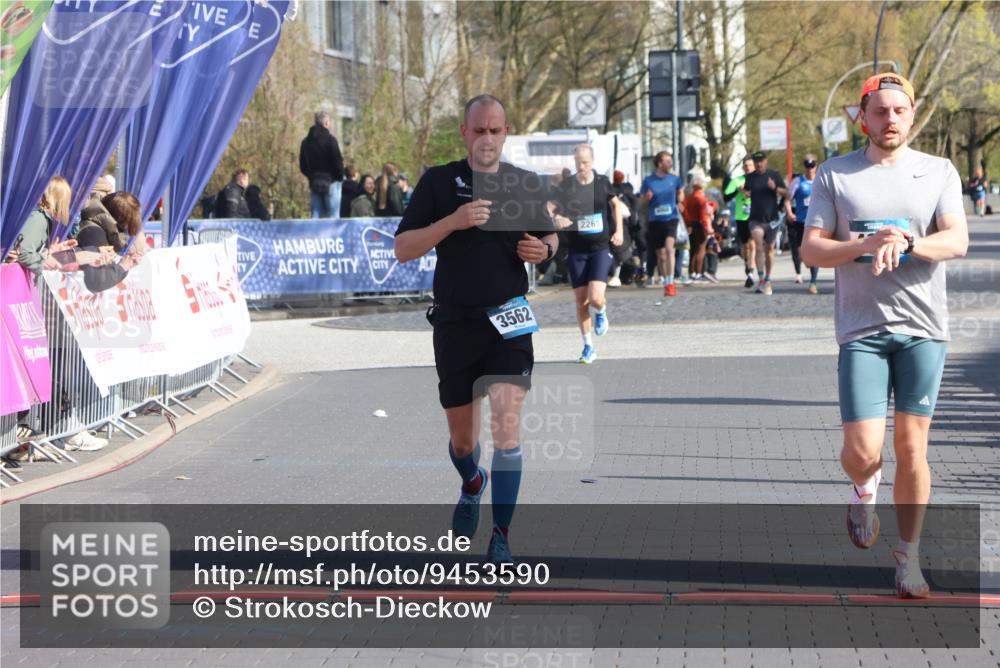 12.04.2026 - 45. Internationalen Wilhelmsburger Insellauf Strokosch-Dieckow http://msf.ph/oto/9453590 12.04.2026 10:28:24 Ziel 4651, 3562 meine-sportfotos.de