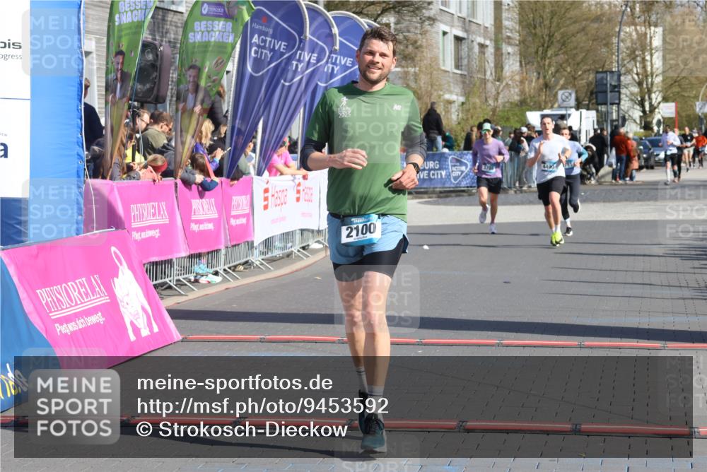 12.04.2026 - 45. Internationalen Wilhelmsburger Insellauf Strokosch-Dieckow http://msf.ph/oto/9453592 12.04.2026 10:40:26 Ziel 2100 meine-sportfotos.de
