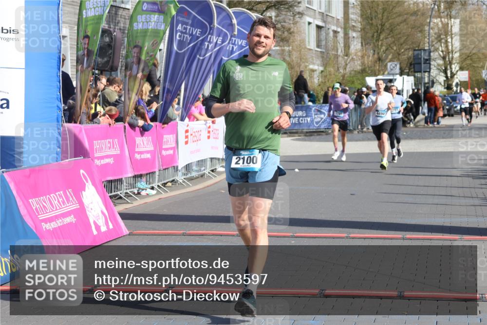 12.04.2026 - 45. Internationalen Wilhelmsburger Insellauf Strokosch-Dieckow http://msf.ph/oto/9453597 12.04.2026 10:40:26 Ziel 2100 meine-sportfotos.de