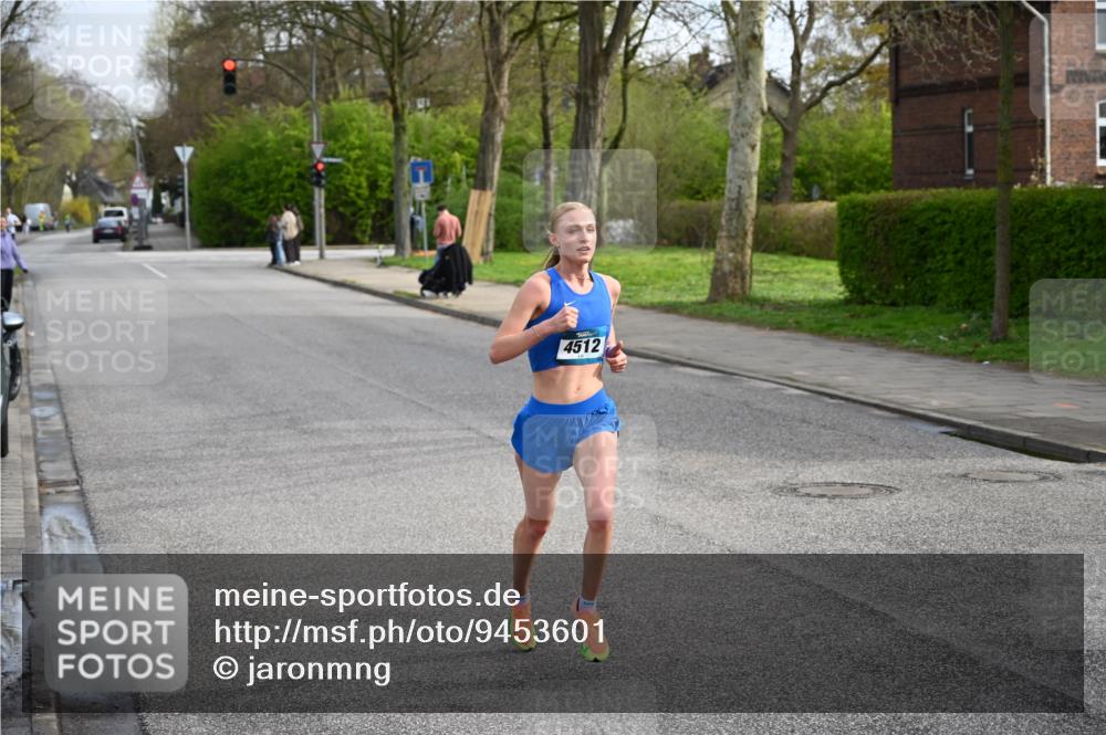 12.04.2026 - 45. Internationalen Wilhelmsburger Insellauf J. Mangold http://msf.ph/oto/9453601 12.04.2026 10:12:11 Ziel 4512, 2873 meine-sportfotos.de