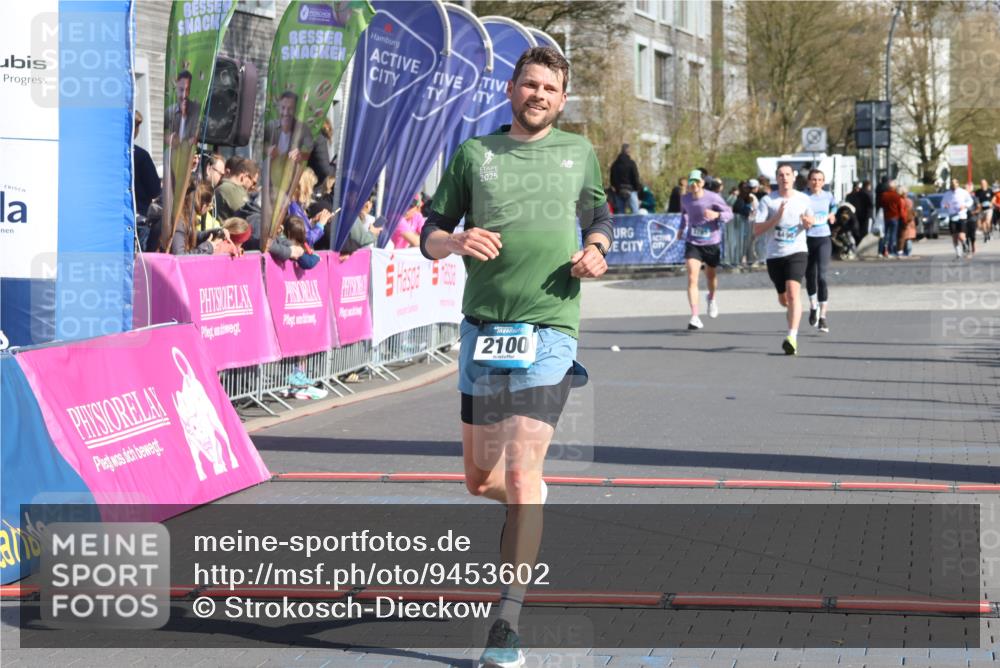 12.04.2026 - 45. Internationalen Wilhelmsburger Insellauf Strokosch-Dieckow http://msf.ph/oto/9453602 12.04.2026 10:40:26 Ziel 2100 meine-sportfotos.de