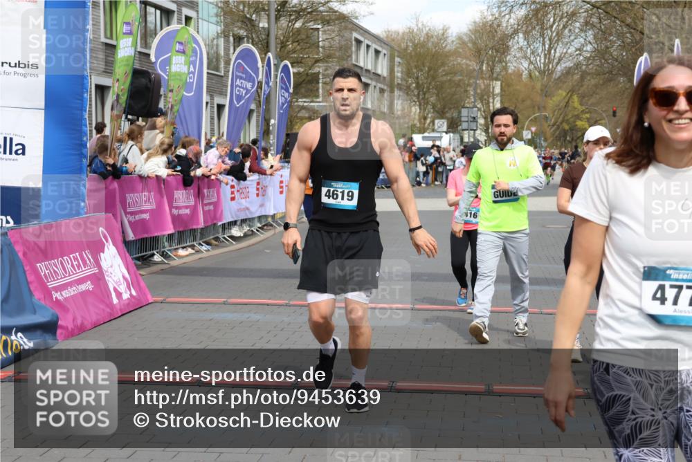 12.04.2026 - 45. Internationalen Wilhelmsburger Insellauf Strokosch-Dieckow http://msf.ph/oto/9453639 12.04.2026 13:06:08 Ziel 5486, 4619, 3316, 4219, 5848 meine-sportfotos.de
