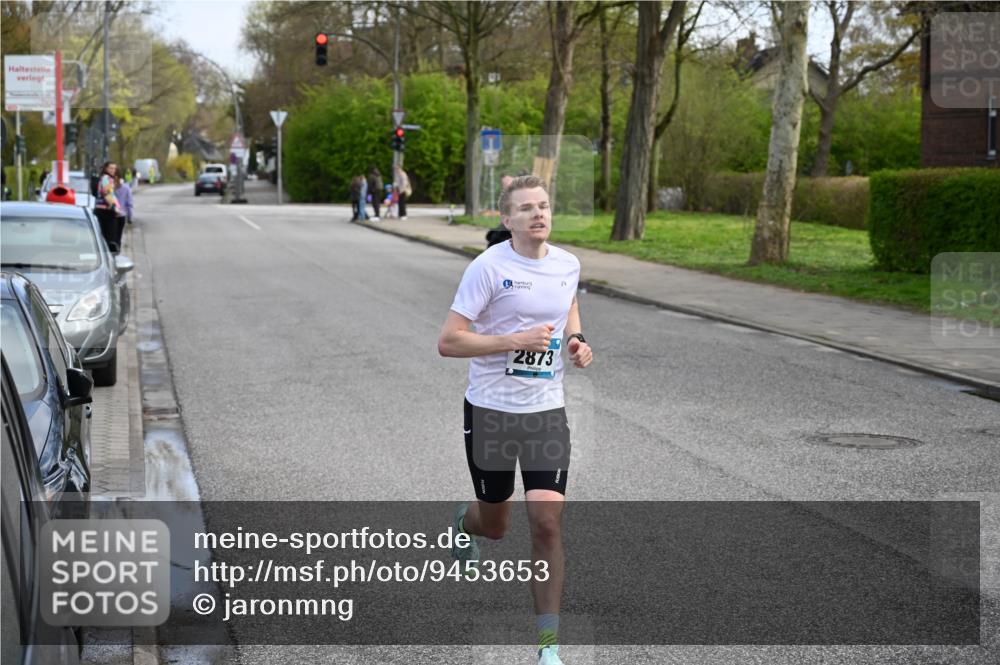 12.04.2026 - 45. Internationalen Wilhelmsburger Insellauf J. Mangold http://msf.ph/oto/9453653 12.04.2026 10:12:25 Ziel 2873 meine-sportfotos.de