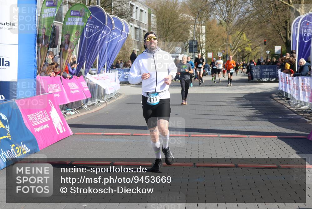12.04.2026 - 45. Internationalen Wilhelmsburger Insellauf Strokosch-Dieckow http://msf.ph/oto/9453669 12.04.2026 10:40:40 Ziel 2711 meine-sportfotos.de