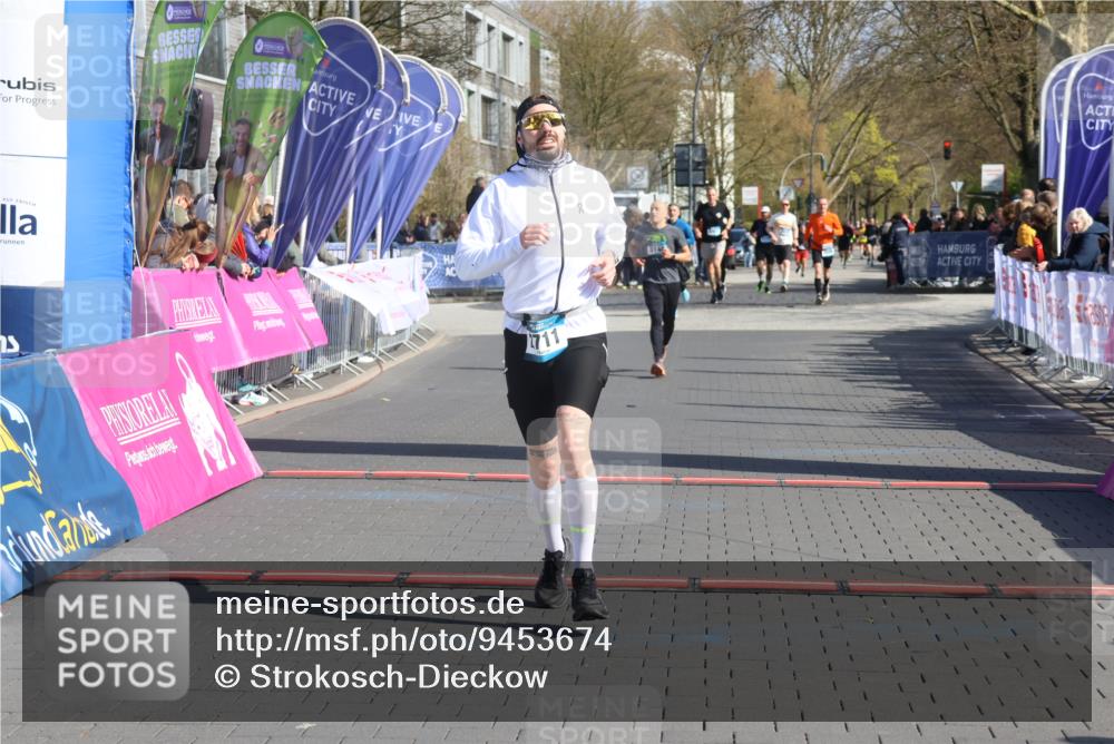 12.04.2026 - 45. Internationalen Wilhelmsburger Insellauf Strokosch-Dieckow http://msf.ph/oto/9453674 12.04.2026 10:40:40 Ziel 2711 meine-sportfotos.de