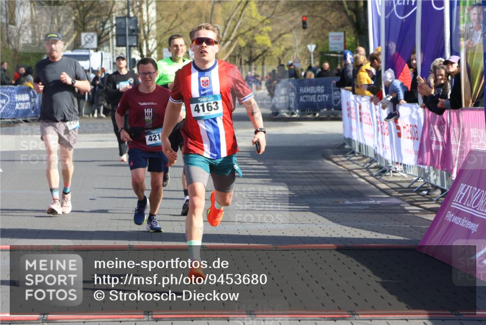 12.04.2026 - 45. Internationalen Wilhelmsburger Insellauf Strokosch-Dieckow http://msf.ph/oto/9453680 12.04.2026 10:28:35 Ziel 2265, 5473, 4163, 4214, 2022, 4068, 4294 meine-sportfotos.de