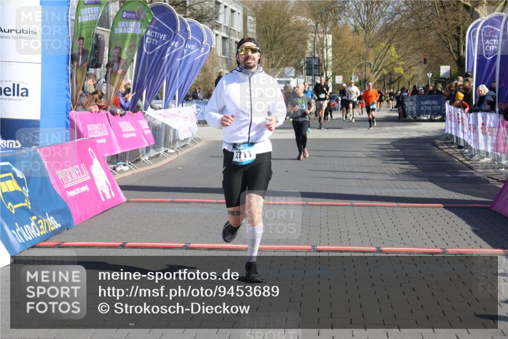 12.04.2026 - 45. Internationalen Wilhelmsburger Insellauf Strokosch-Dieckow http://msf.ph/oto/9453689 12.04.2026 10:40:40 Ziel 2711 meine-sportfotos.de