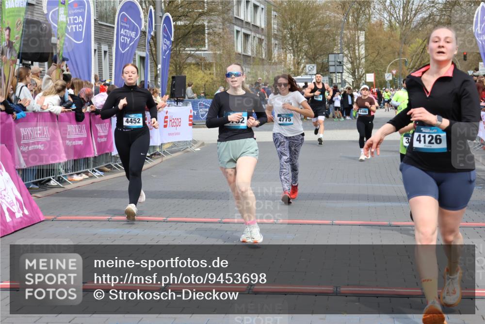 12.04.2026 - 45. Internationalen Wilhelmsburger Insellauf Strokosch-Dieckow http://msf.ph/oto/9453698 12.04.2026 13:06:01 Ziel 5414, 4126, 3782, 3164, 4452, 4775 meine-sportfotos.de