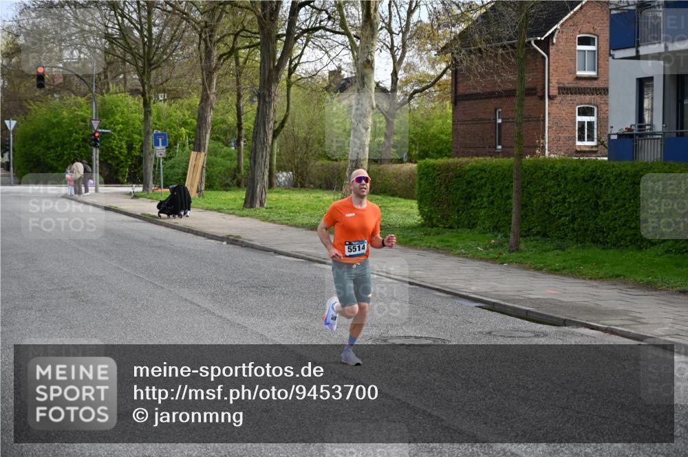 12.04.2026 - 45. Internationalen Wilhelmsburger Insellauf J. Mangold http://msf.ph/oto/9453700 12.04.2026 10:13:30 Ziel 5514, 2119, 3979 meine-sportfotos.de
