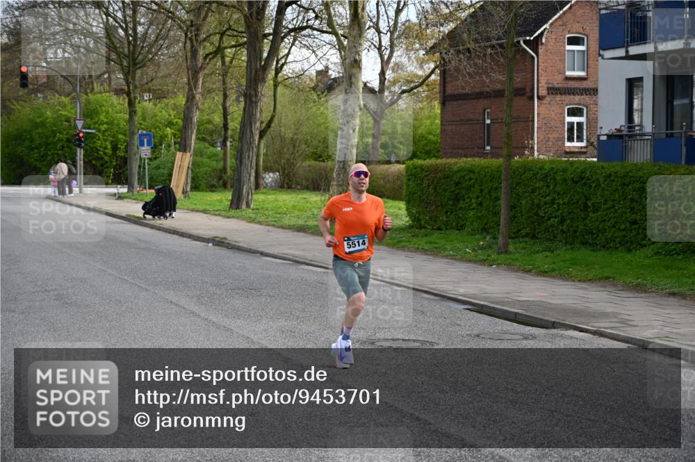 12.04.2026 - 45. Internationalen Wilhelmsburger Insellauf J. Mangold http://msf.ph/oto/9453701 12.04.2026 10:13:30 Ziel 5514, 2119, 3979 meine-sportfotos.de